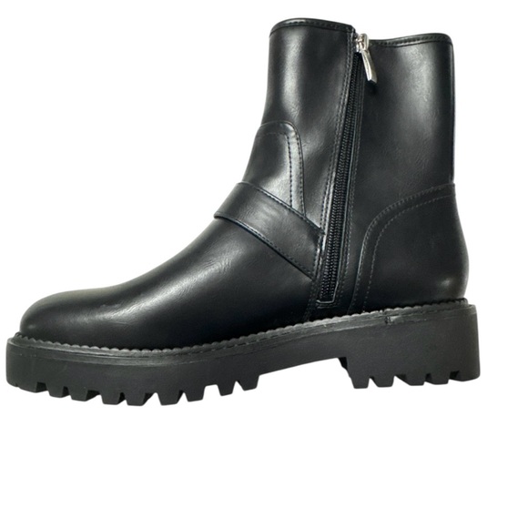 Nordstrom Rack Black Leather Moto Boots Buckle Detail Size 7.5 - Picture 3 of 9